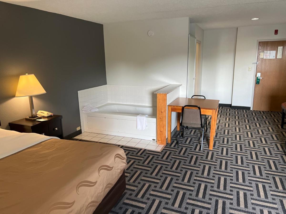 Quality Inn & Suites Rosemount Екстериор снимка