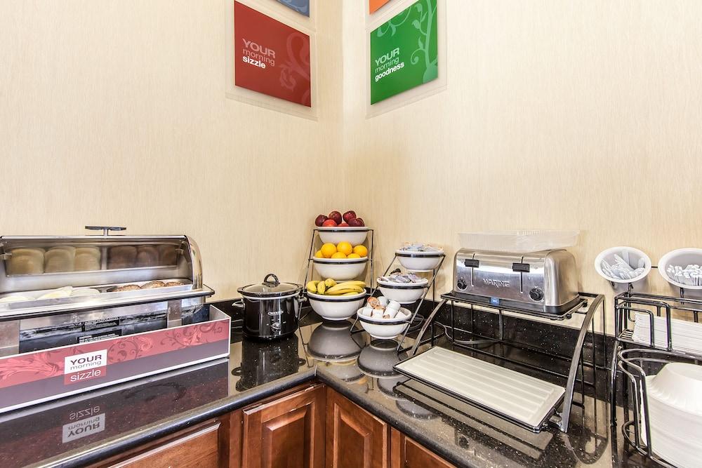 Quality Inn & Suites Rosemount Екстериор снимка